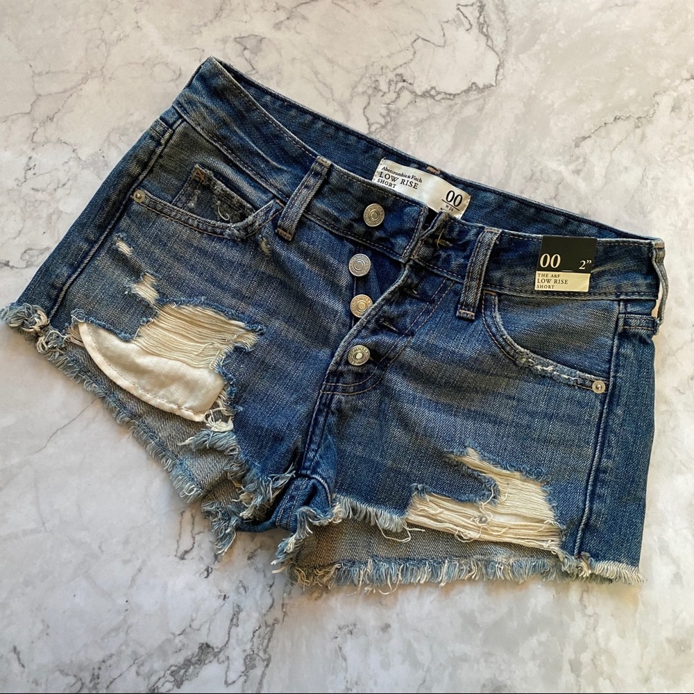 🔥A&F low rise shorts (00)
